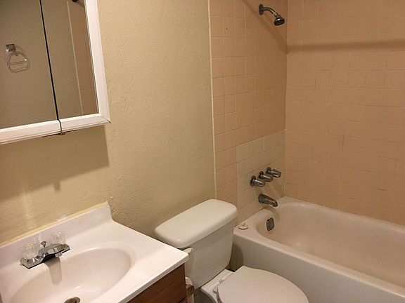 5th image of 839 Gilchrist Dr