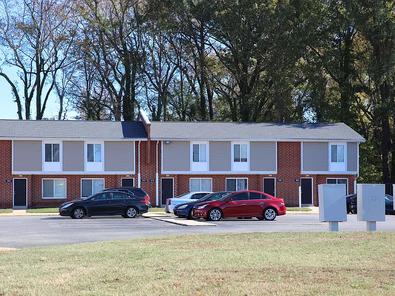 Aden Park Apartments — Photo 5