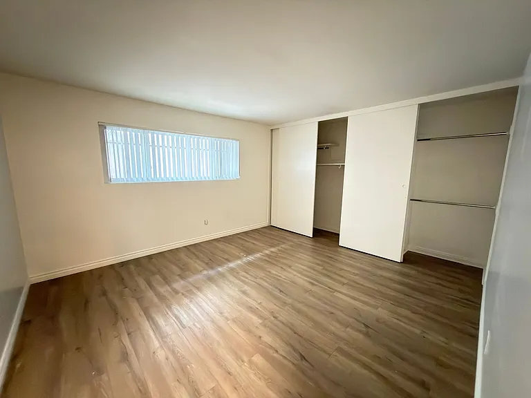 131 N Merrimac Dr — Photo 16