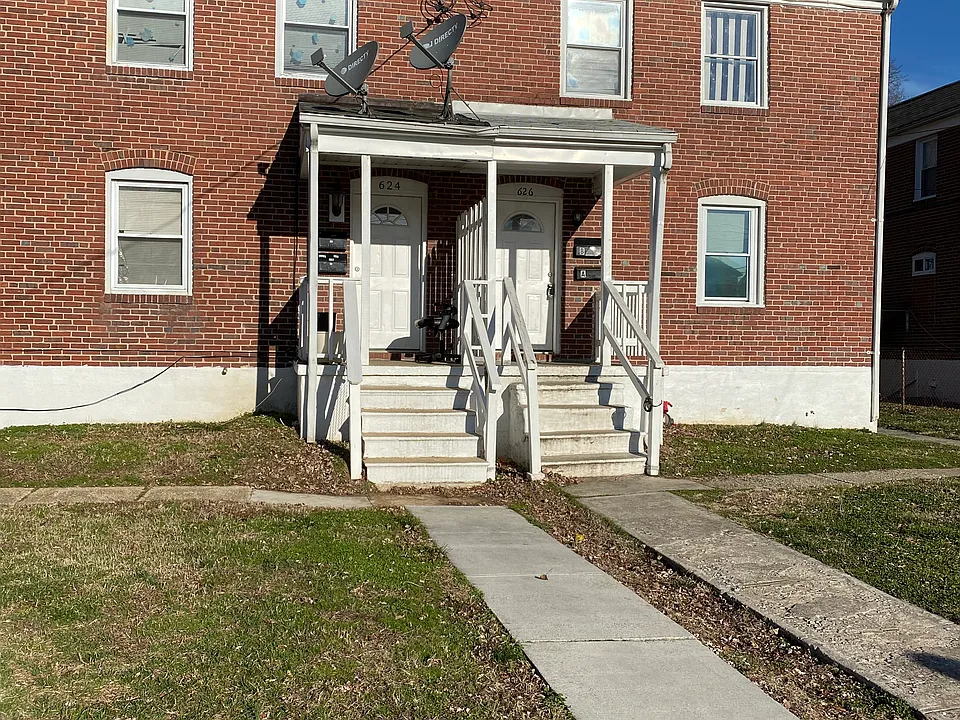 632 Delaware Ave #B