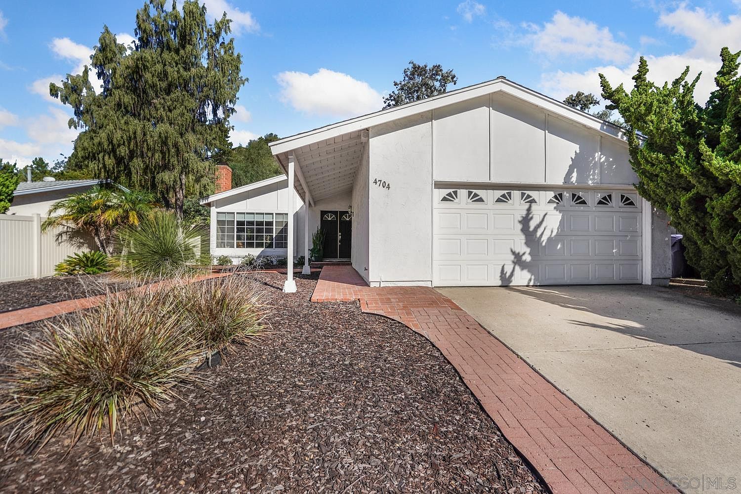 4704 Robbins St, San Diego, CA 92122 Zillow
