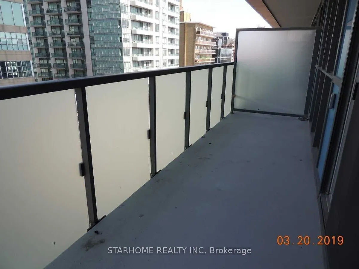 Building Photo - 125 Redpath Ave #708