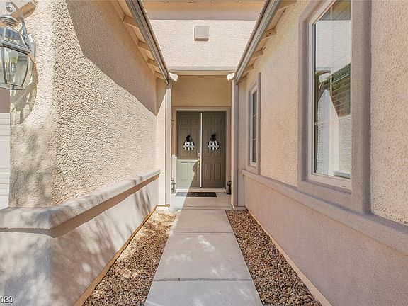 4th image of 10116 Amana Oaks Ave