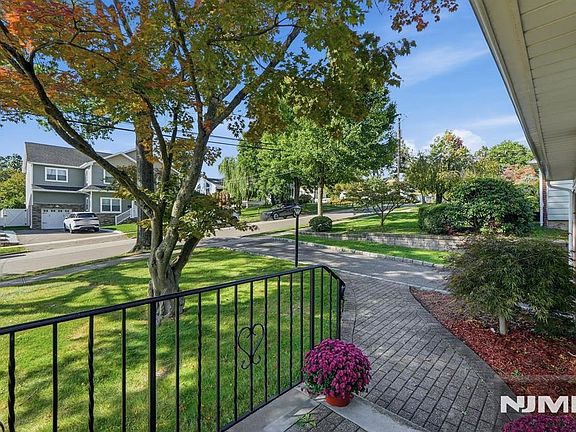 3rd image of 266 Adams Avenue