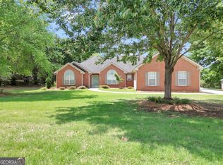 563 Heathmoor Dr, McDonough, GA 30252