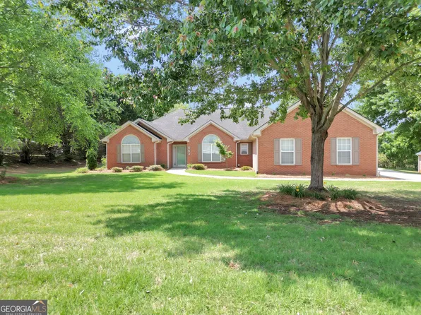 563 Heathmoor Dr, McDonough, GA 30252