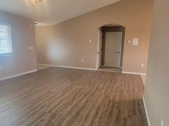 3rd image of 3008 Elizabeth Ct