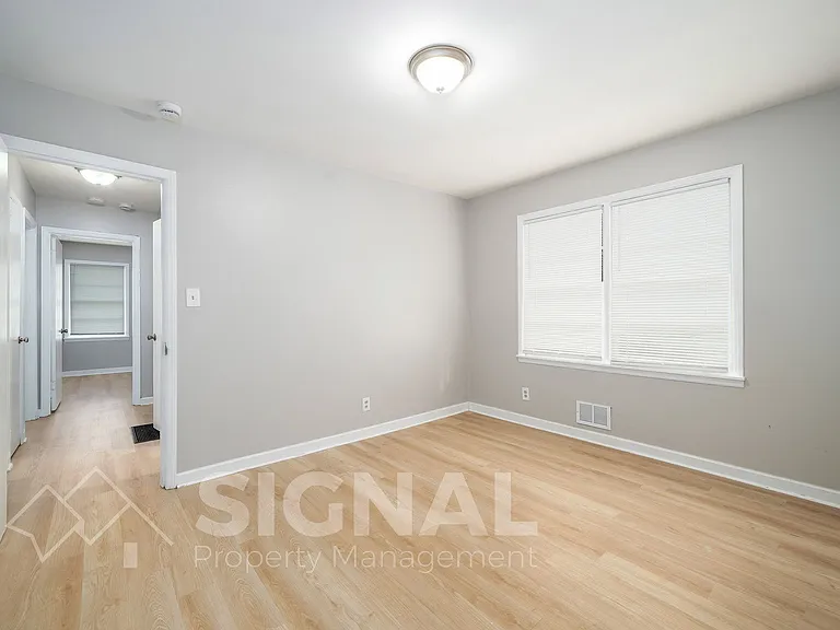 112 19th Ave NW — Photo 15
