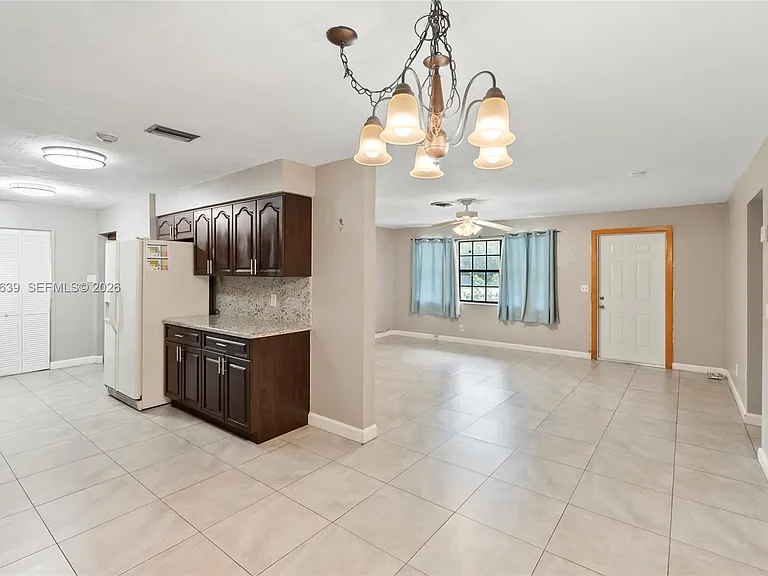 5081 SW 95th Ave — Photo 6