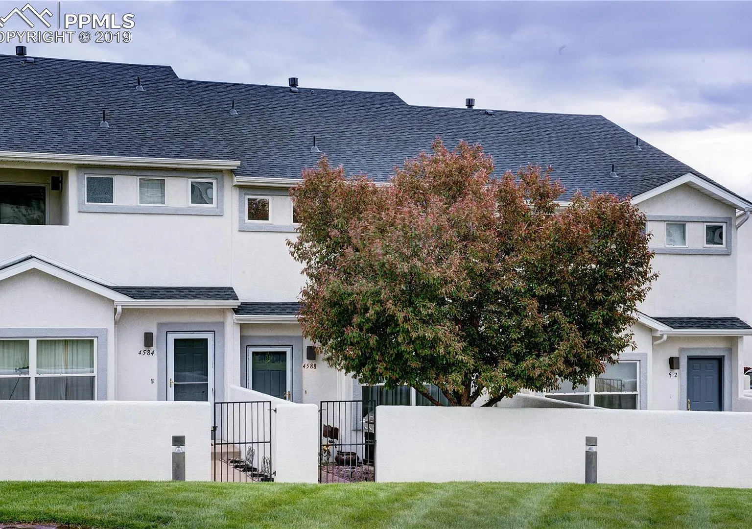3 bed, 1403 sqft, $2,100 — Photo 2
