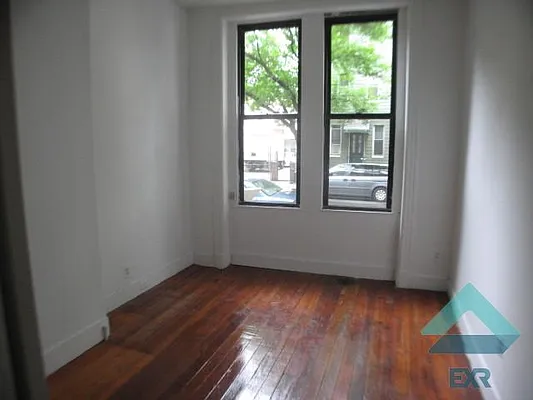 Rented by EXR | media 32