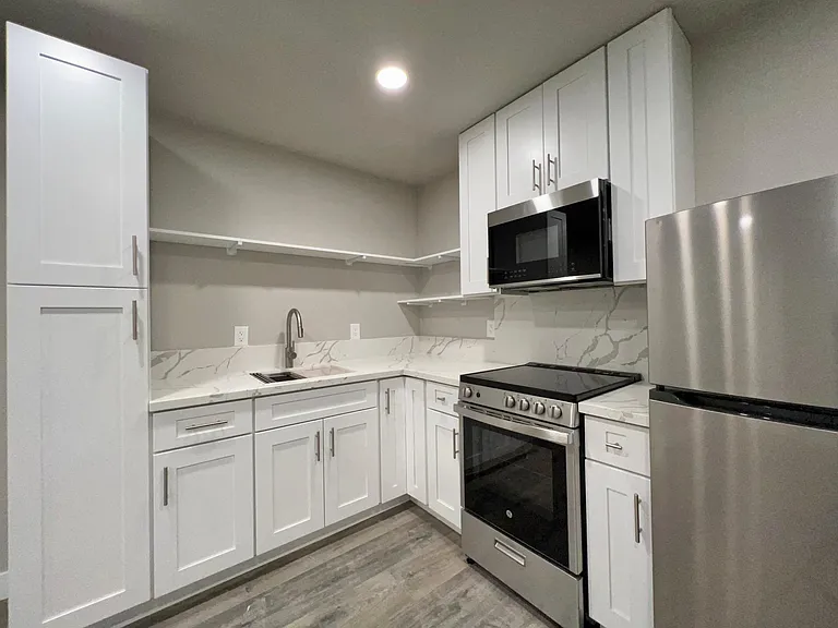 5799 Callister Ave — Photo 6