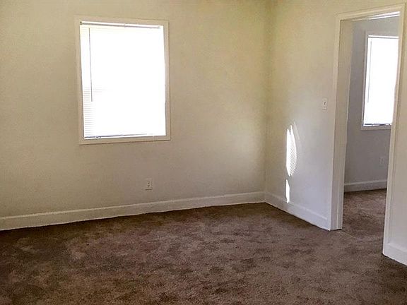 4th image of 3352 N Sherman Dr
