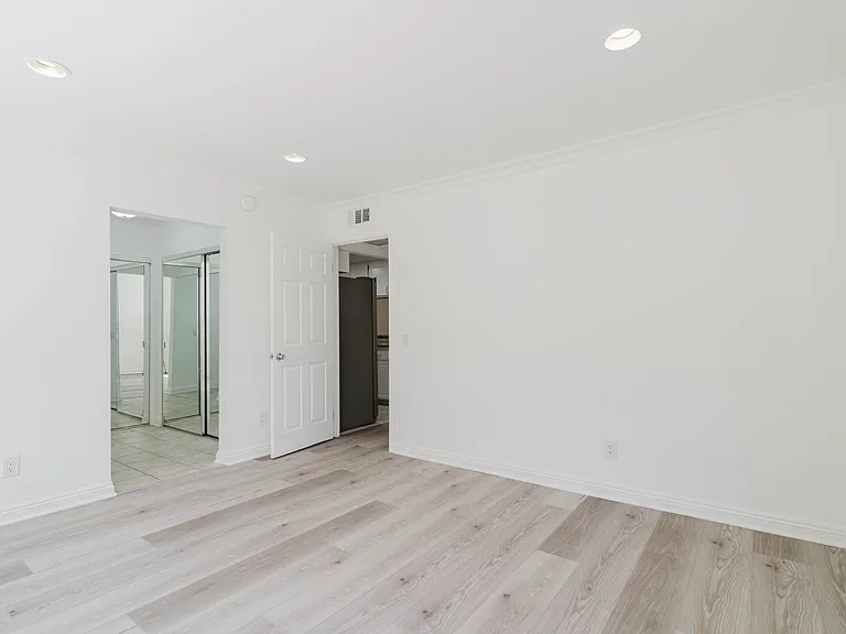 333 Burchett St #111 — Photo 13