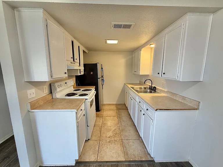 7321 Melrose Ln — Photo 12