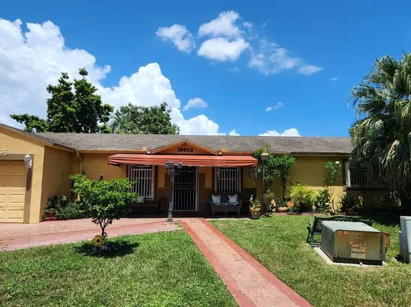 18959 NW 63rd Court Cir, Hialeah, FL 33015