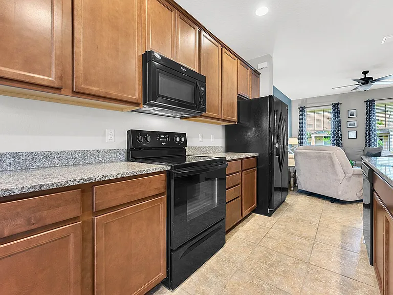 7254 Duxbury Ln — Photo 10