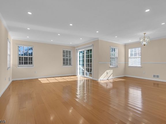 5th image of 71 Nostrand Rd