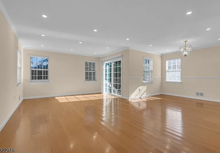 71 Nostrand Rd — Photo 5