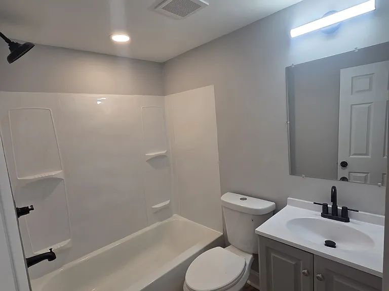421 N Kenwood Ave — Photo 7