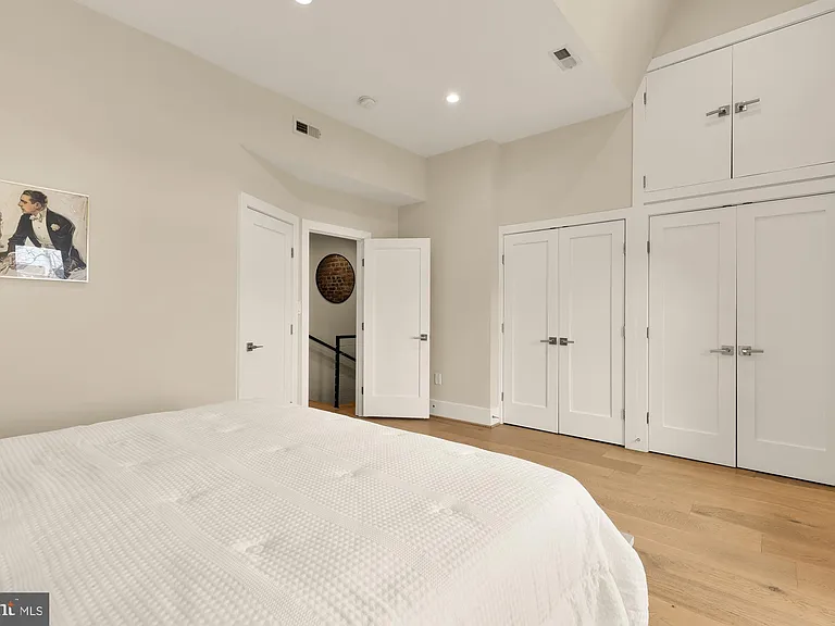 432 Emerson St NW — Photo 32