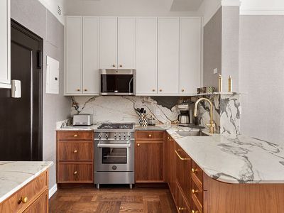 299 W 12th St APT 1F, New York, NY, 10014