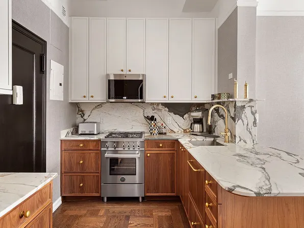 299 W 12th St APT 1F, New York, NY 10014