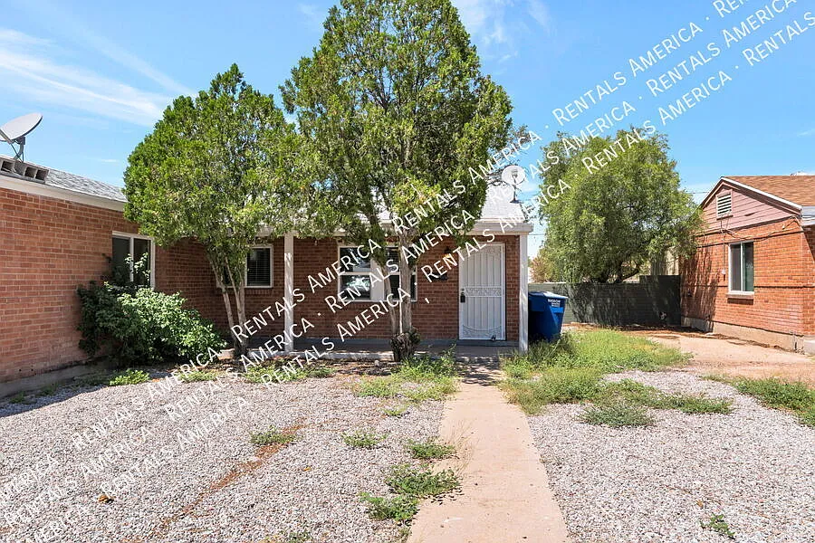 Brand New Listing- 3 bedroom — Photo 1