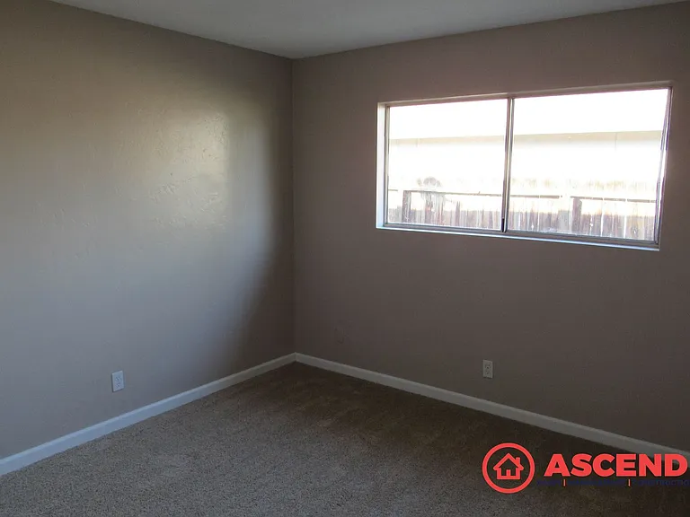 2623 Van Buren Pl — Photo 13