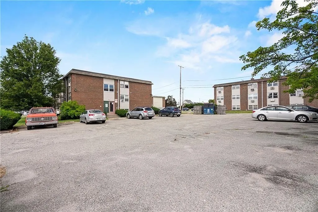 1 bed, 1.0 bath, 626 sqft, $1,800 — Photo 2
