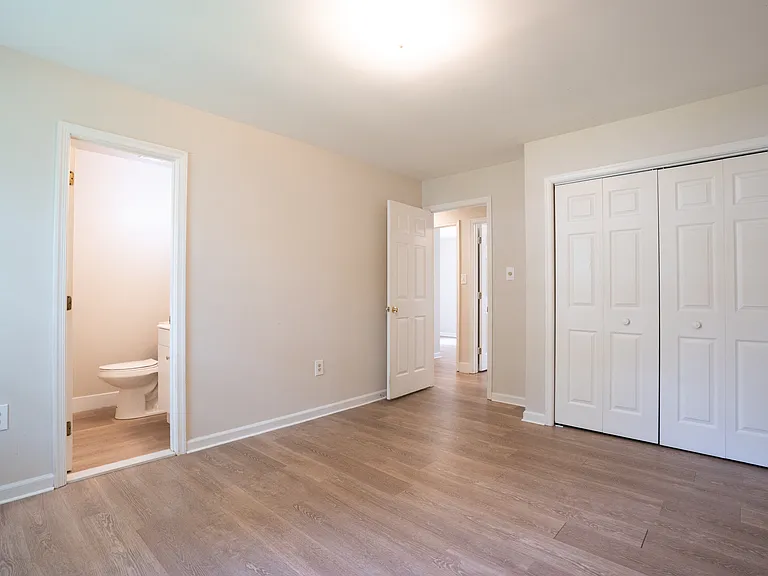 662 Grenada Ln — Photo 7