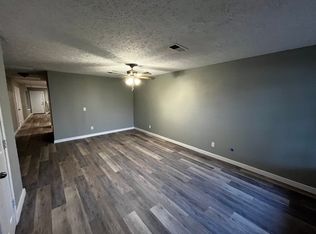 3038 Medina St, Irving, TX 75061