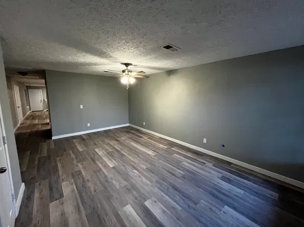 3038 Medina St, Irving, TX 75061