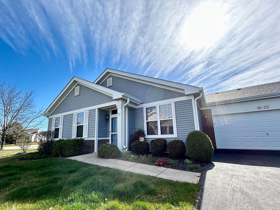 1st image of 16425 Crescent Lake Dr