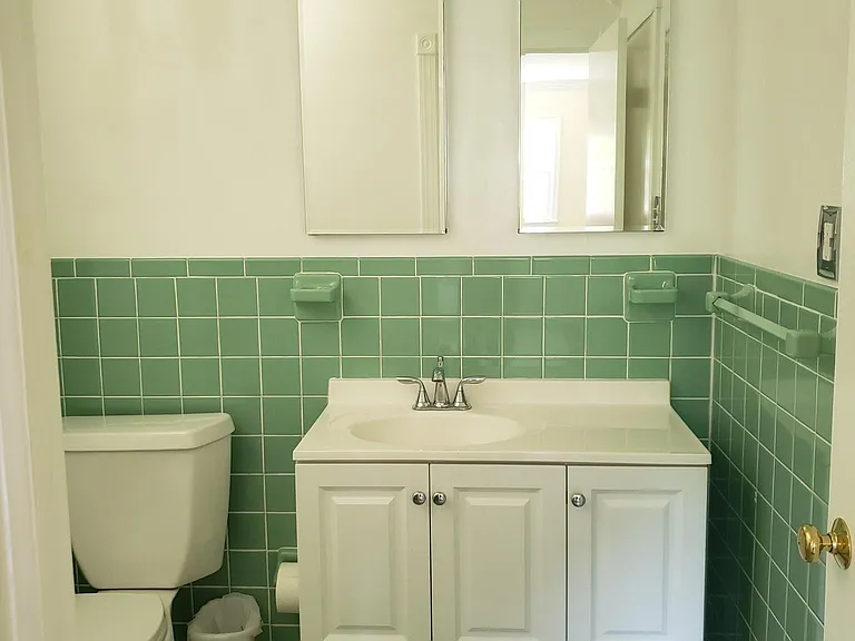 Upstairs Full Bath