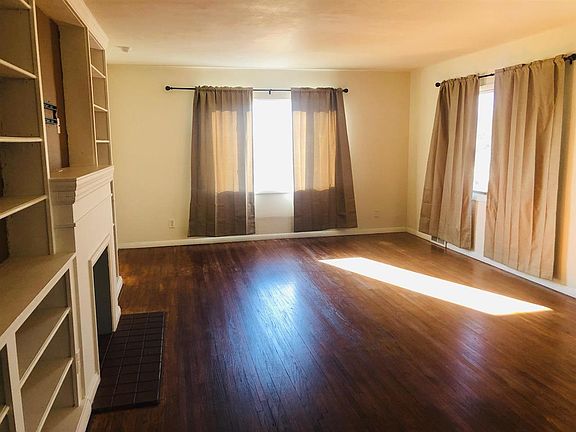 3rd image of 1800 Hoover Way