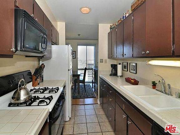 3rd image of 800 W 1st St APT 2810