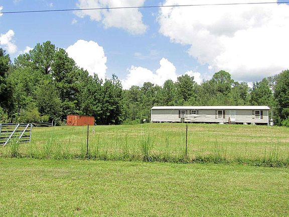 3rd image of 465 SE Gator Ln