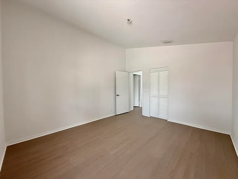 21440 Millbrook Ct — Photo 20