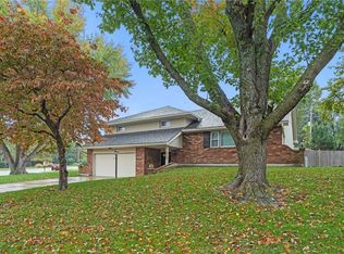 3117 Lakeview Cir, Leavenworth, KS 66048