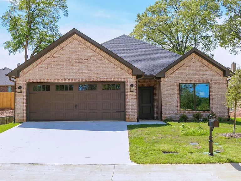 3421 Cottage Ct — Photo 1