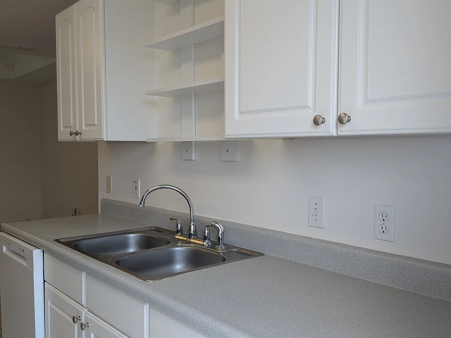 1 bed, 602 sqft, $1,100 — Photo 3