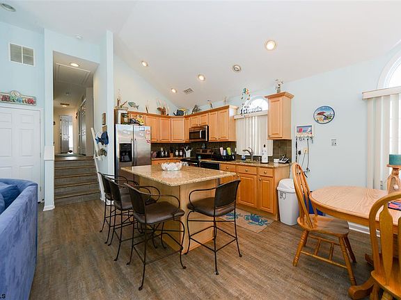 2nd image of 1718 Asbury Ave #2