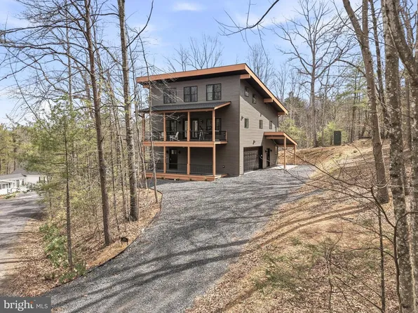 1034 Greenview, Basye, VA 22810