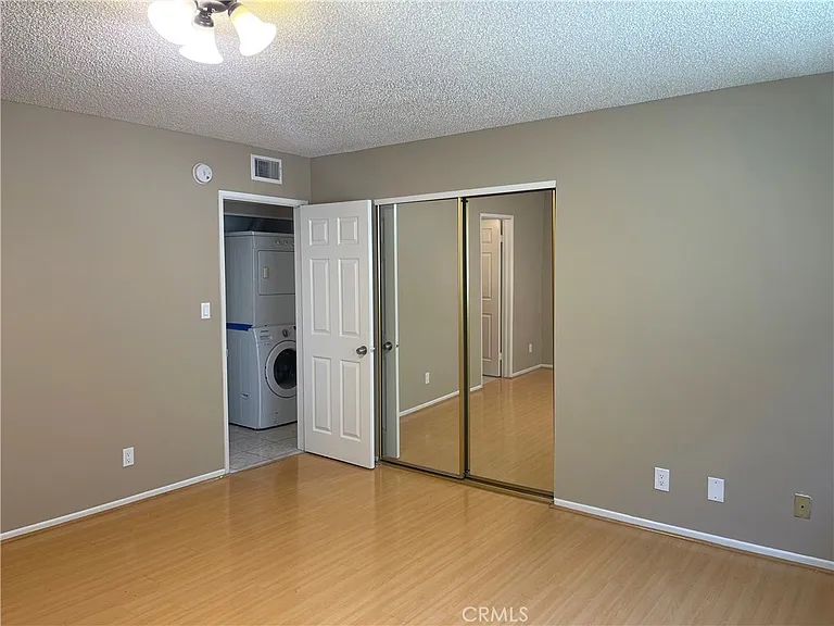 434 E Tujunga Ave #J — Photo 16