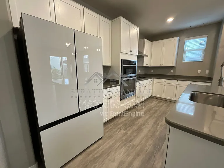 11689 N 166th Dr — Photo 3