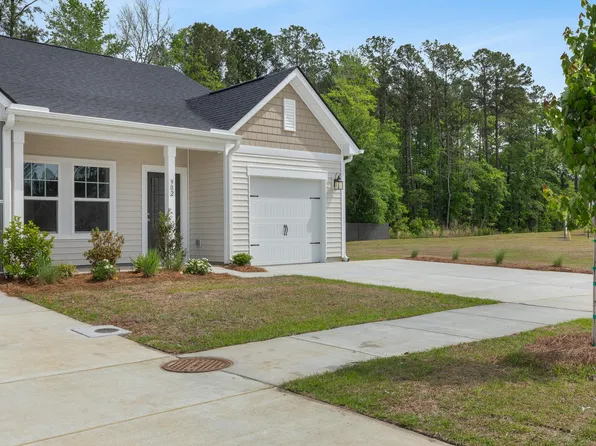 902 Dusk Dr, Summerville, SC 29486