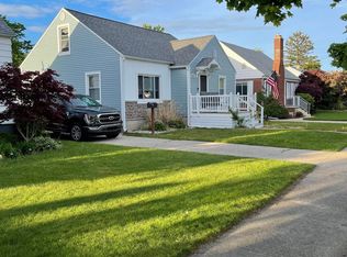 1013 Waverly Ave, Grand Haven, MI 49417