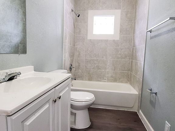 5th image of 2401 Mallory Ave