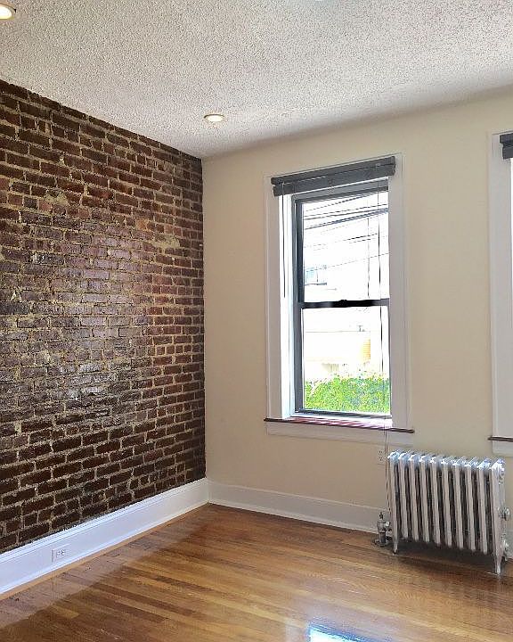 1st image of 2132 Crescent St APT D6